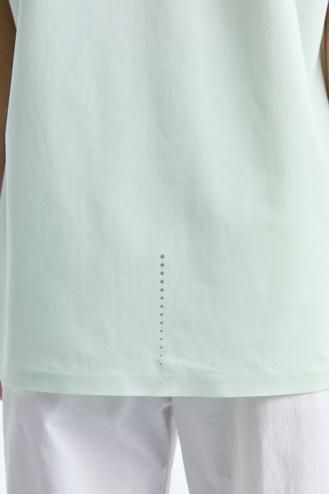 **Pale mint**