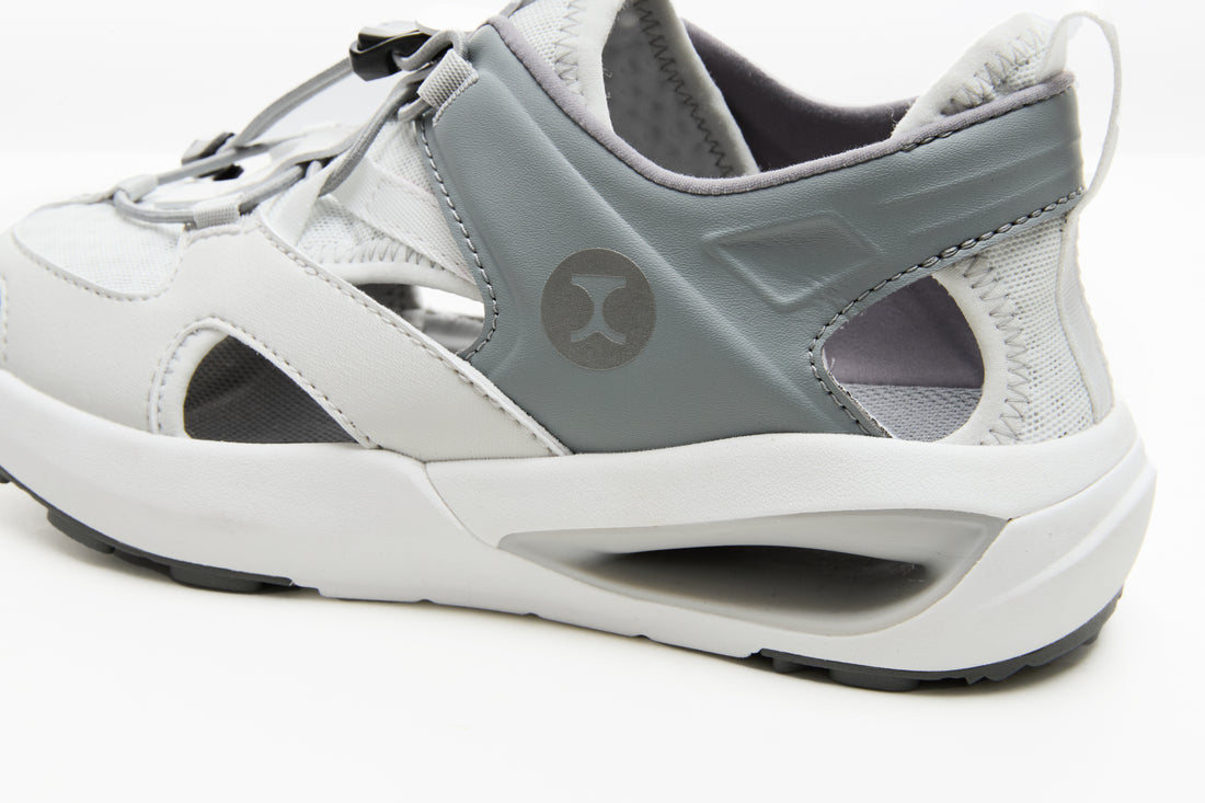 **Moon Grey**