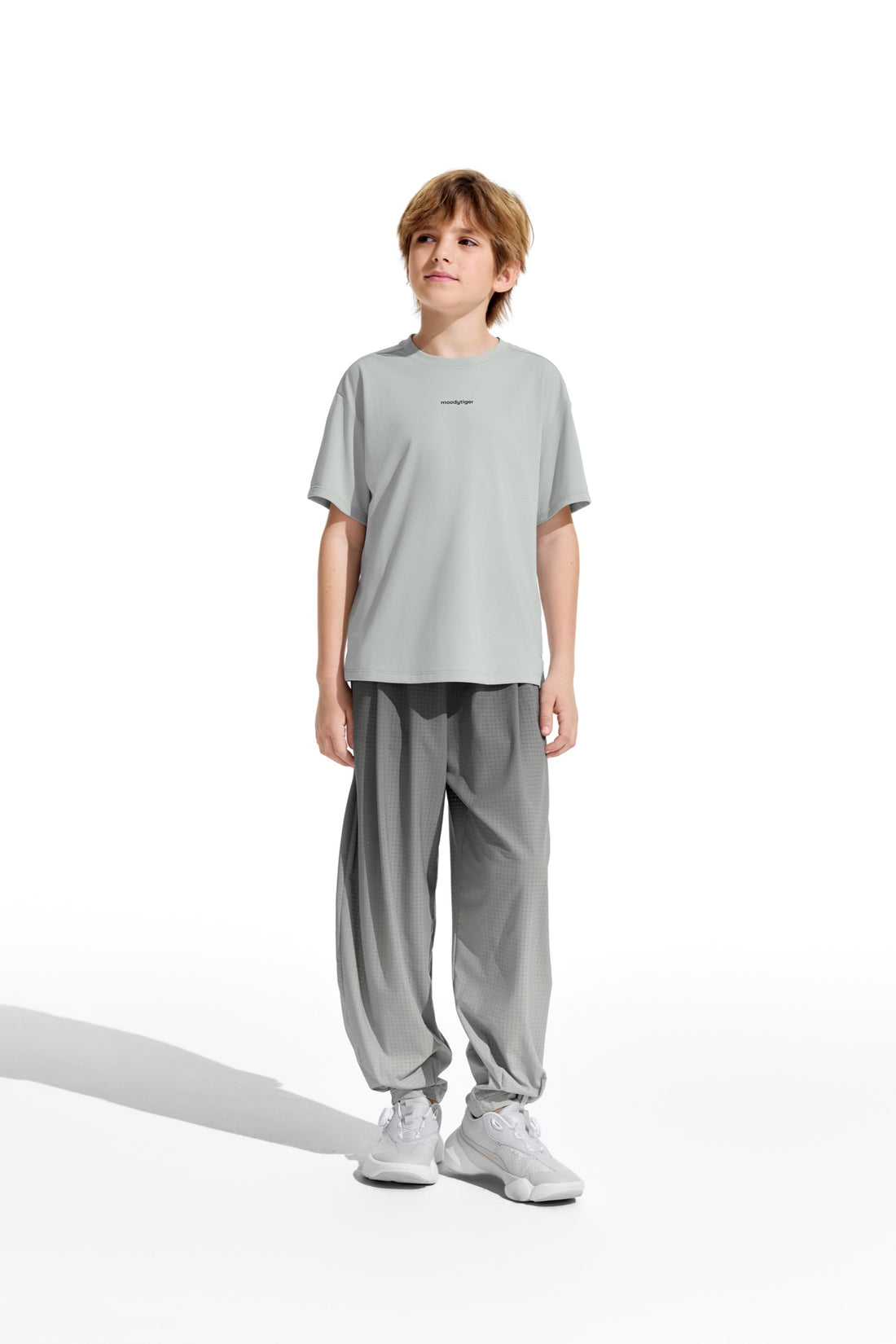 **Gradient Quiet Grey**