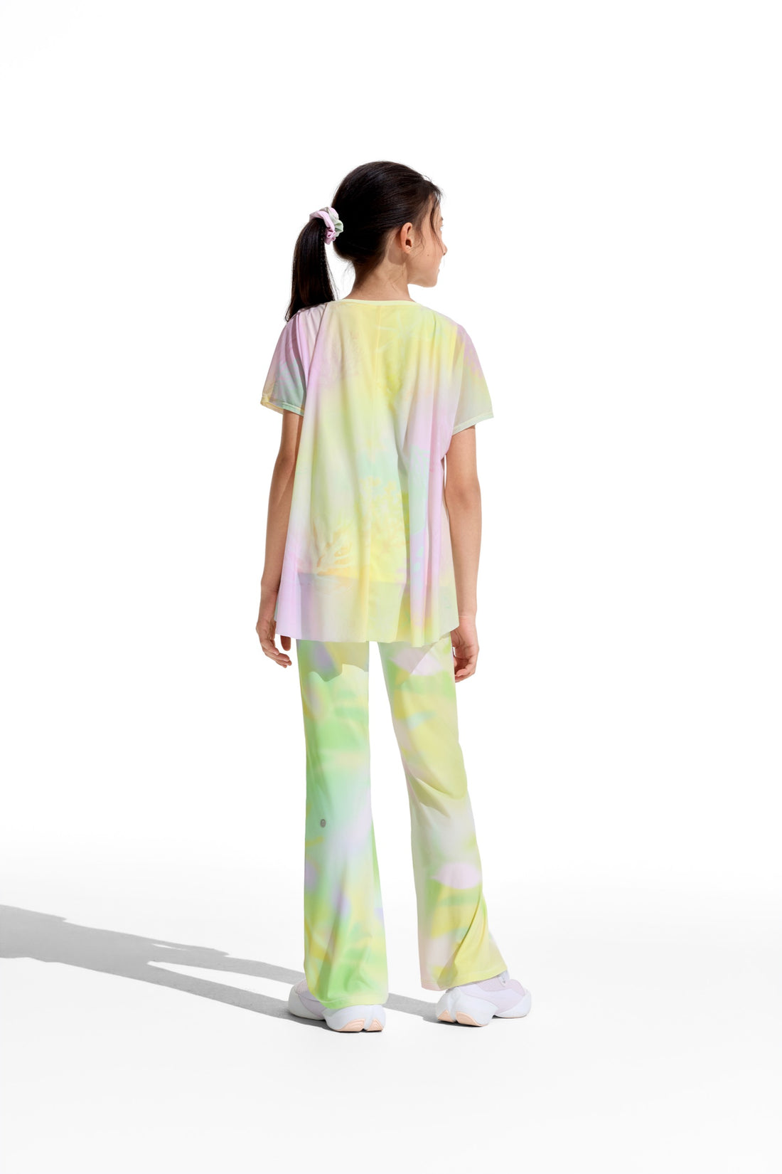 **Color Coral Yellow**