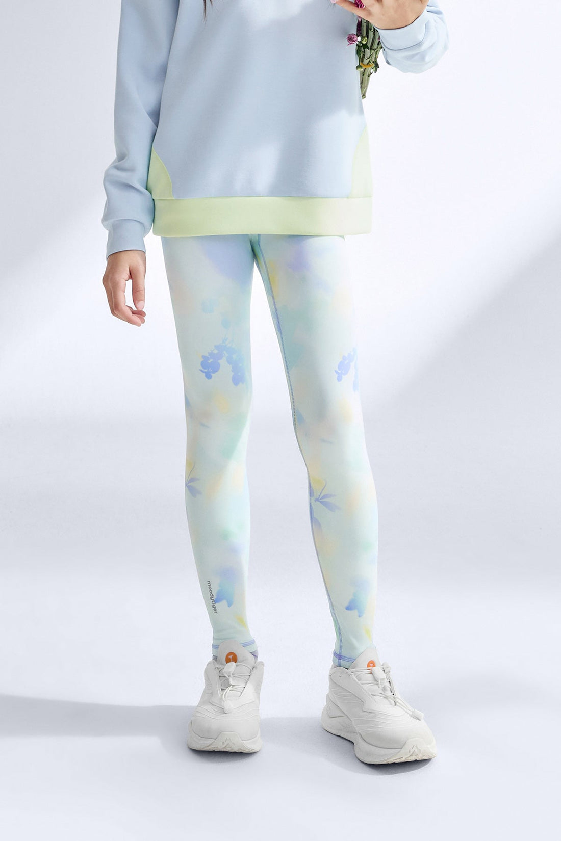 **Bloom Romance Blue**