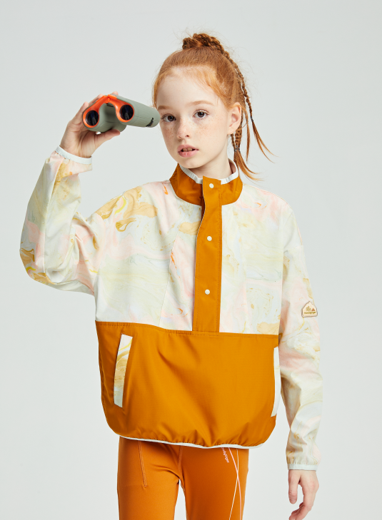 Half zip windbreaker